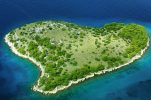 图片:克罗地亚六个可爱的心形岛屿
