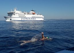 Dina Levačić begins 104 Dalmatian islands swim challenge 