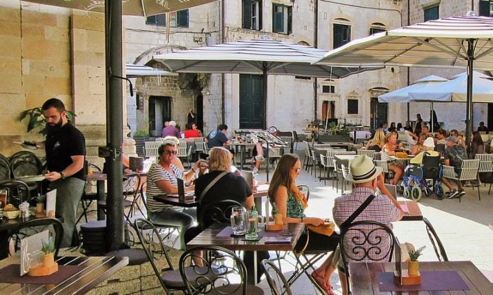 All cafes and restaurants in Croatia now allowed to open from 6 am to midnight