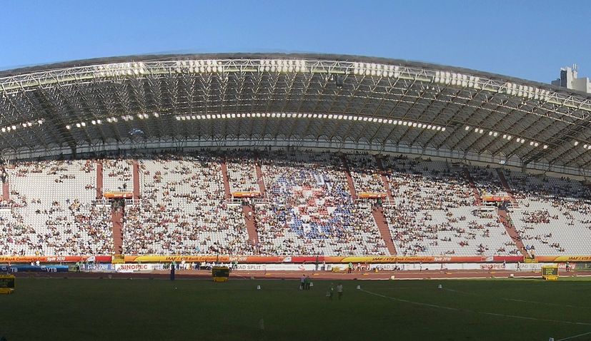 The Sweeper on X: 𝗦𝘁𝗮𝗱𝗶𝘂𝗺 𝗦𝗽𝗼𝘁𝗹𝗶𝗴𝗵𝘁 🇭🇷 Stadion Poljud,  Split, Croatia Hajduk Split's seafront home since 1979 is known for its  grand seashell design. Built to host the Mediterranean Games, the 34,198