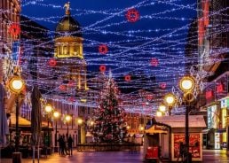 Top 10 Christmas songs in Croatian