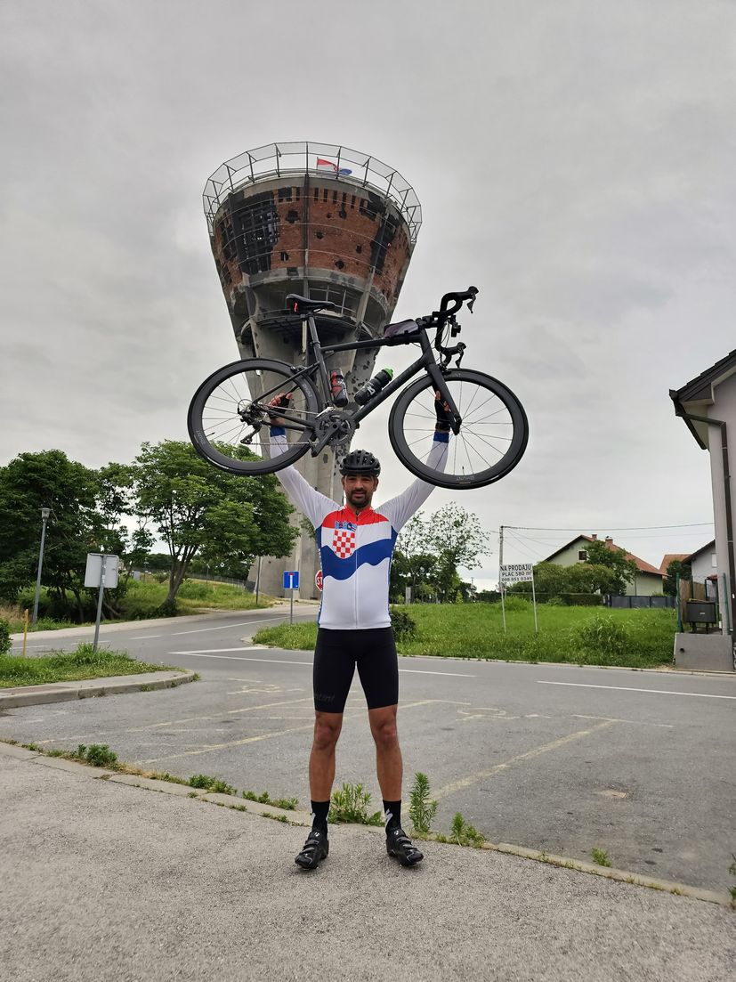 Meet the man cycling 1,000 km in one go for Vukovar kids