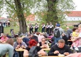 PHOTOS: Croatia marks May Day with traditional free bean stew