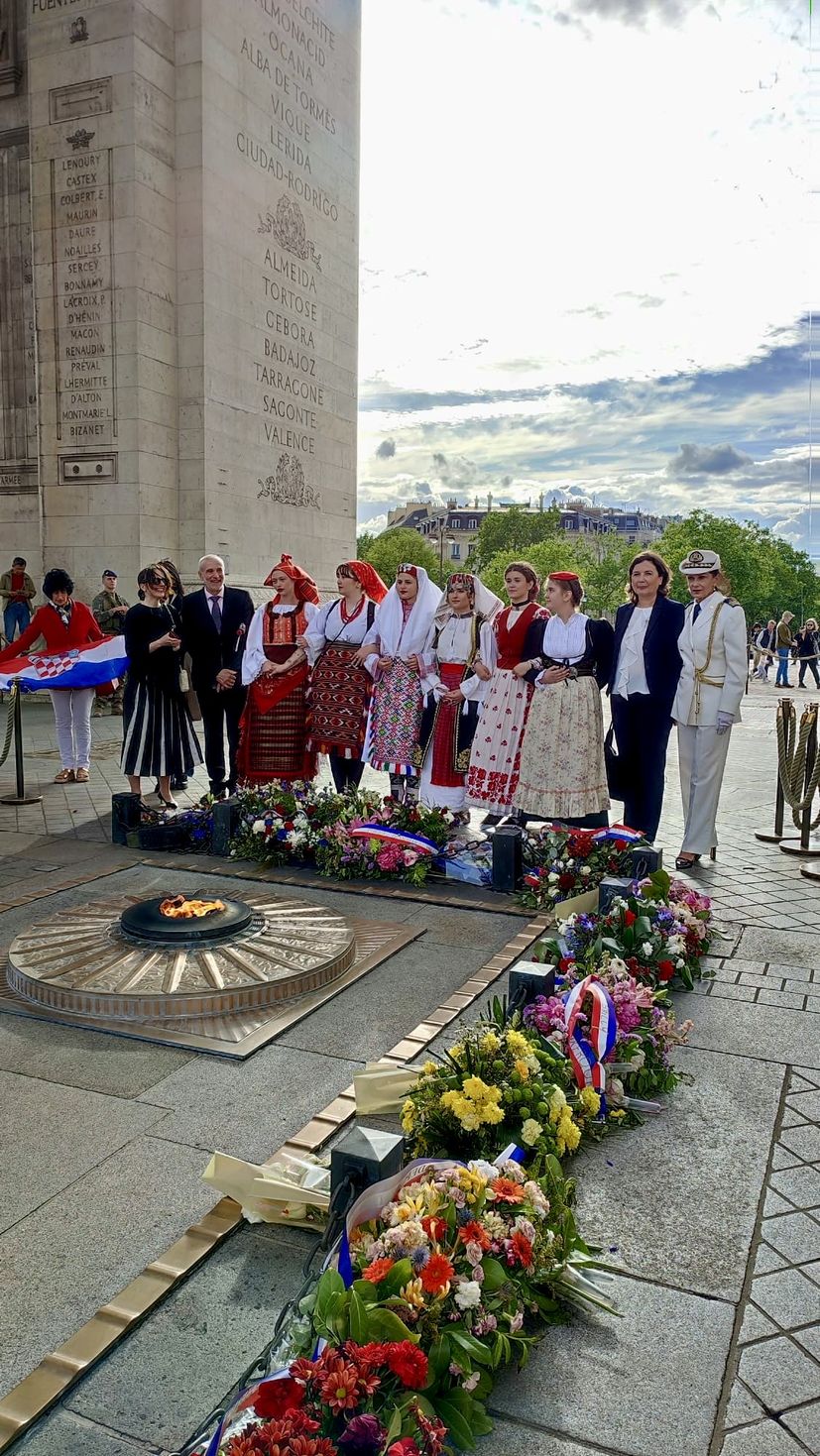 Croatian heroes honoured at the Arc de Triomphe in Paris 