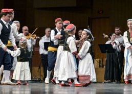 1500 Croats from USA and Canada at big folklore spectacle in Zagreb