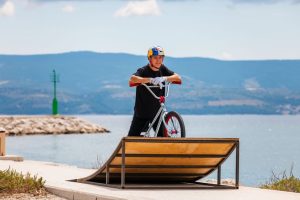 Marin Ranteš Croatian bmx rider doing tricks