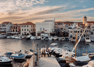 Klapa Bunari in Vodice