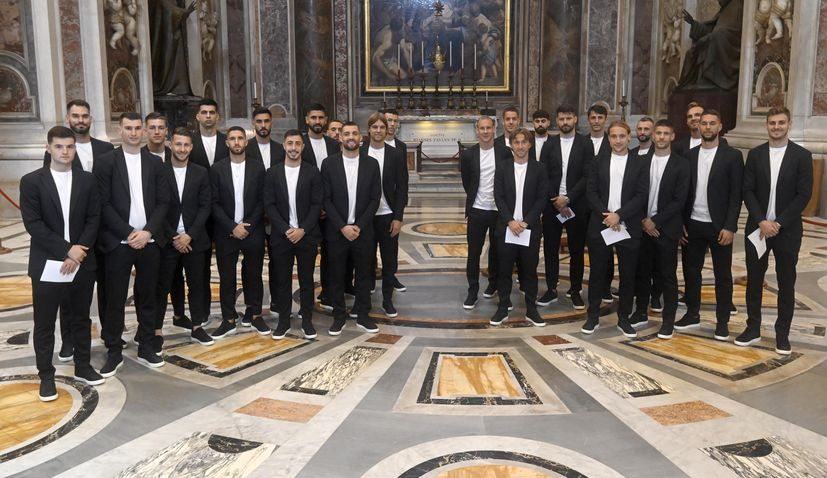 Pope Francis has audience with Croatia team at Vatican
