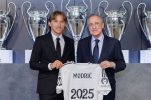 Luka Modrić signs new Real Madrid contract