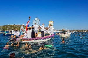 returning the painting of Our Lady by boat from the Parish Church to the Chapel on the Gradina peninsula in Rogoznica