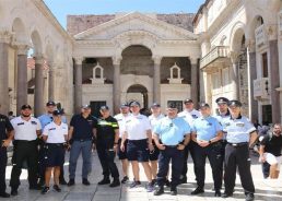 Foreign police helping patrol Croatian coastal cities this summer 