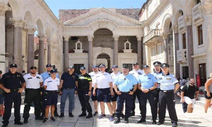 Foreign police helping patrol Croatian coastal cities this summer 
