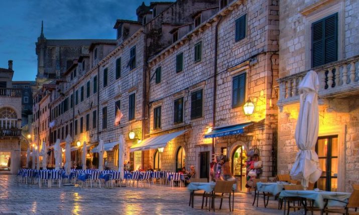 Restaurants and shops taking a hit on Croatian coast 