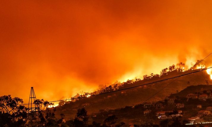 VIDEO: Big wildfire near Split threatens homes