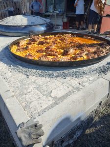 Giant peka at Restoran Glorya in Sinj