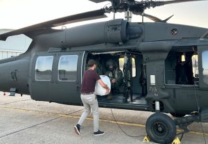 A Black Hawk helicopter from the Croatian Air Force transporting a heart from Zadar to Zagreb