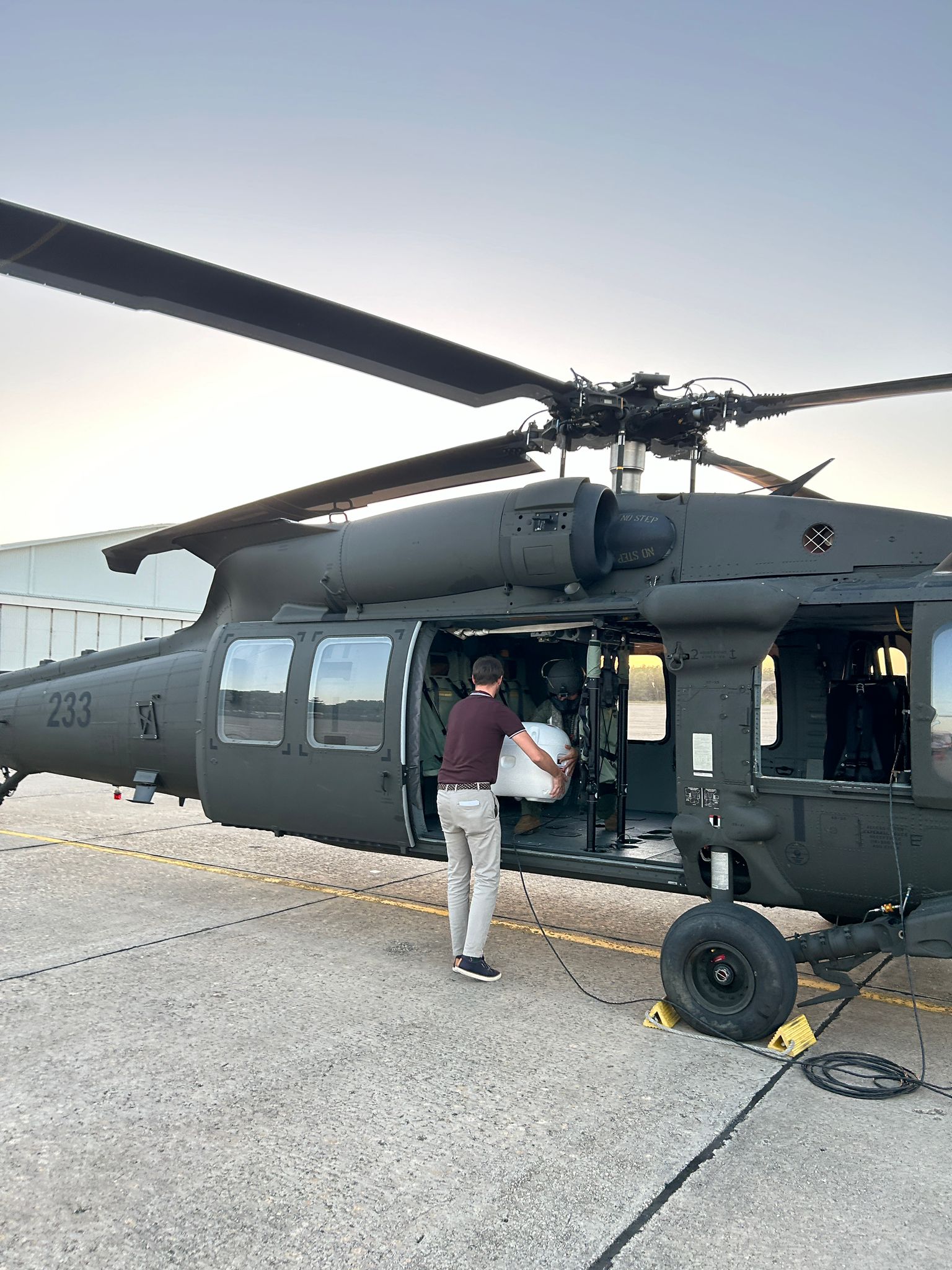 A Black Hawk helicopter from the Croatian Air Force transporting a heart from Zadar to Zagreb