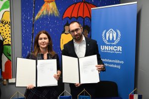 The Mayor of Zagreb, Tomislav Tomašević, and UNHCR representative Anna Rich