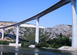 New Herzegovina bridge links to Croatian motorway