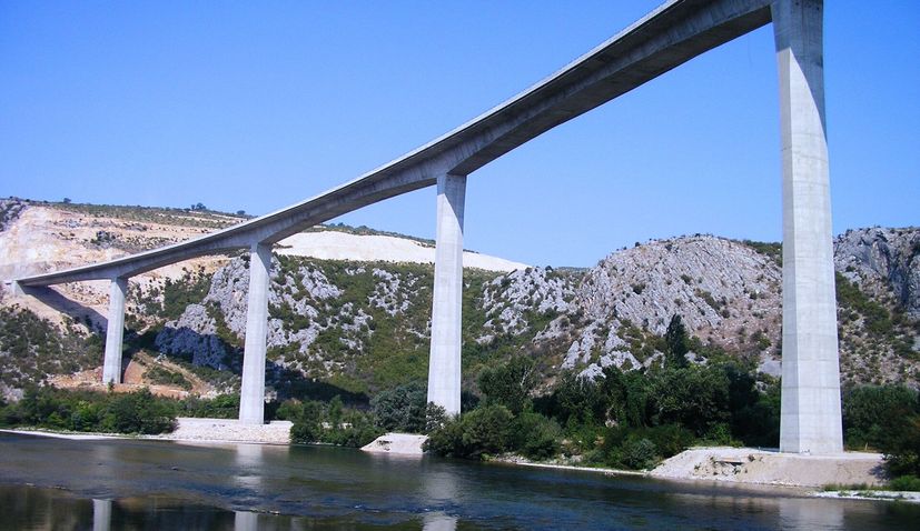 New Herzegovina bridge links to Croatian motorway