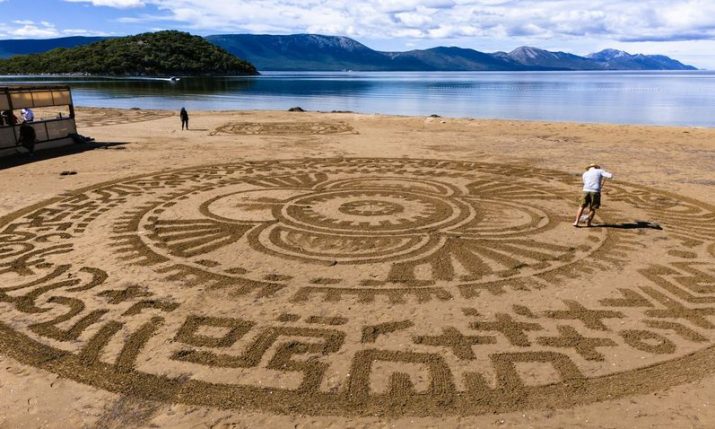 PHOTOS: Amazing sand art at the Neretva River mouth