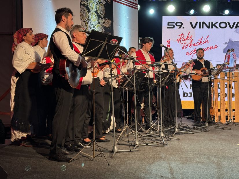 Uruguayan Croatians perform at Vinkovci Autumns for first time