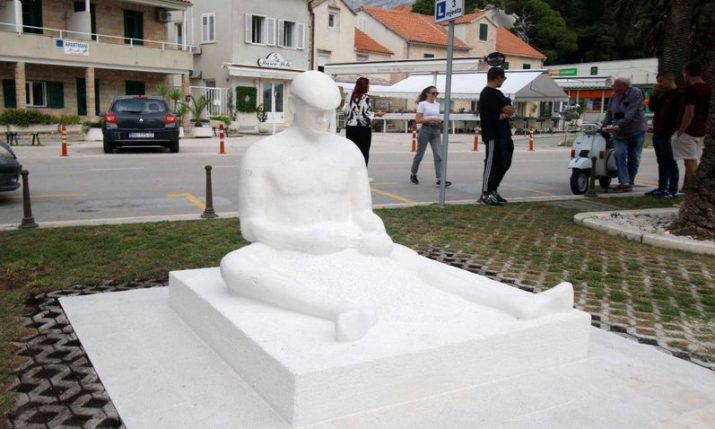 Makarska unveils a statue to honour a vanishing tradition