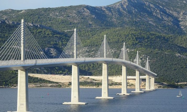 First surface cracks on Pelješac Bridge already appear 