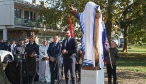 A monument to Mother Teresa was officially unveiled on Monday on Drinska Street in Osijek