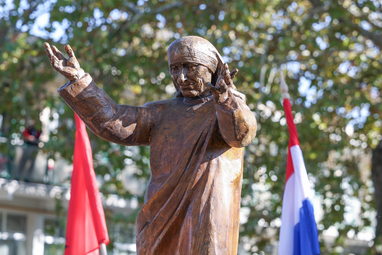 (Mother Teresa monument unveiled in Osijek