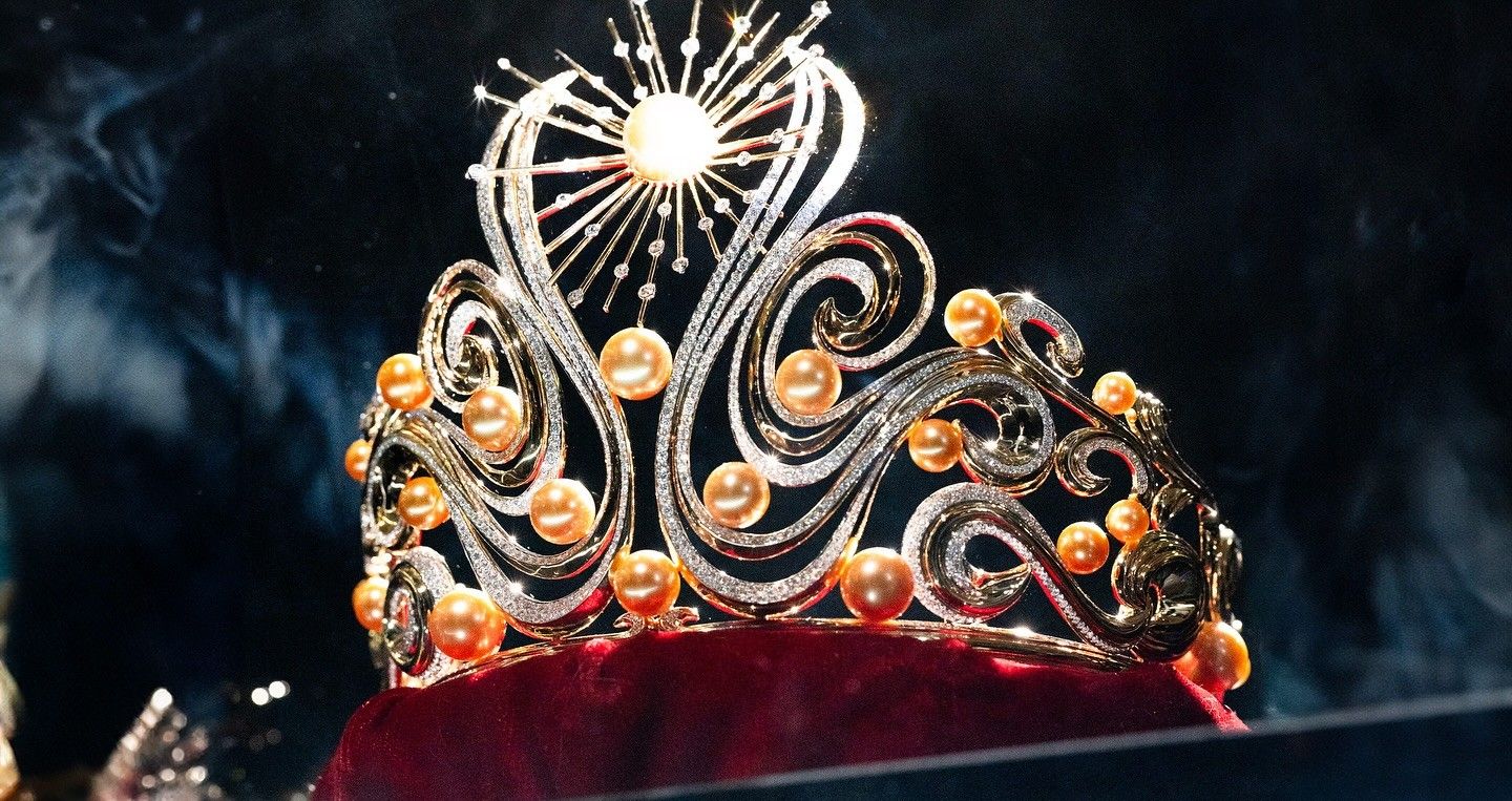 The Light of Infinity crown miss Universe