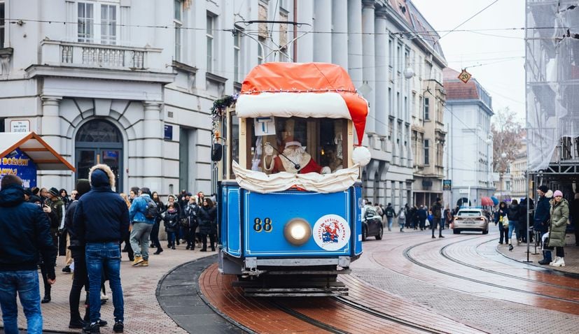 Merry Christmas tram returns to Zagreb streets – all you need to know