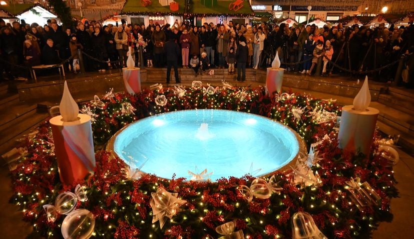 PHOTOS: Advent in Zagreb opens as first candle lit