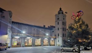 Vatrogasna postrojba Zagreb bike on Christmas Tree