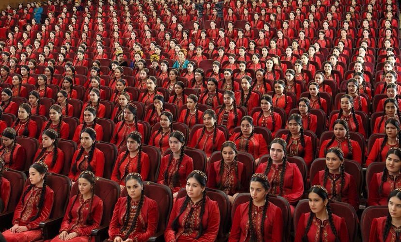 _Vyacheslav Sarkisyan - Female students (FIAP Gold Medal)