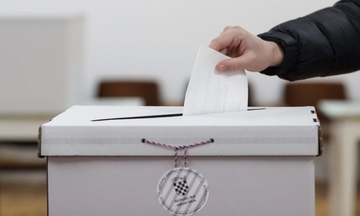 Voter dies after casting ballot in Croatian presidential elections 