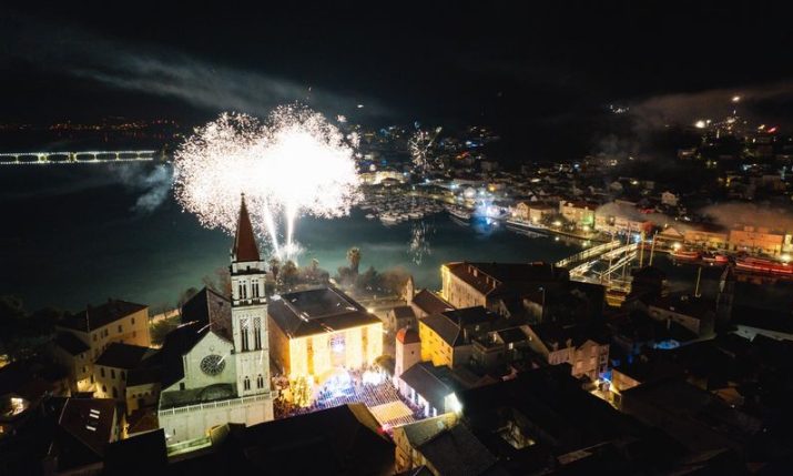 VIDEO: Croatia welcomes in 2025 with open-air parties